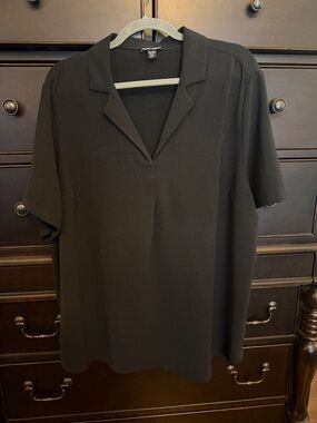 Hilary Radley Black Short-Sleeve V-Neck Blouse